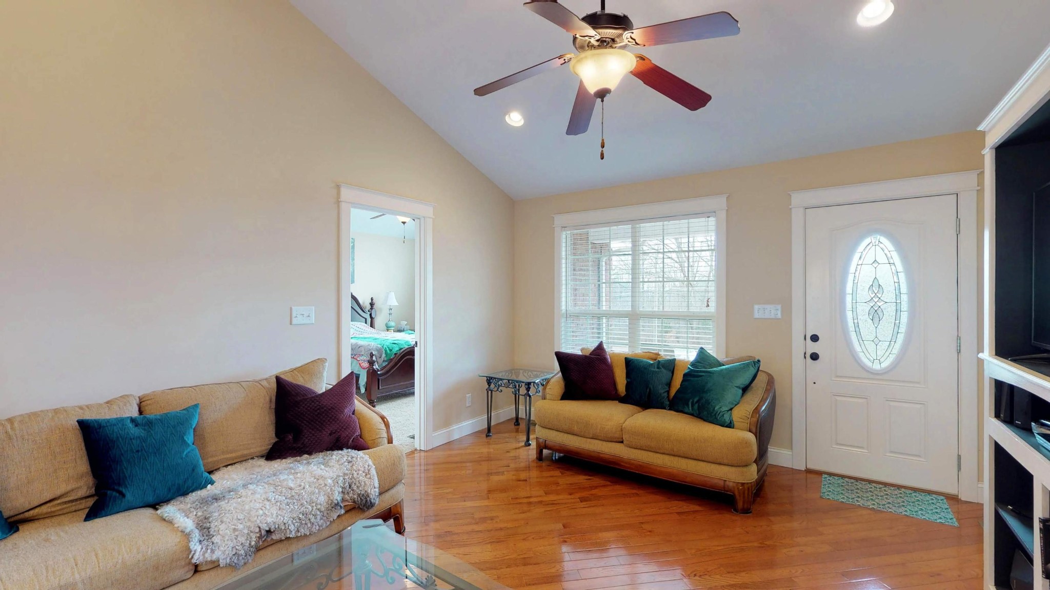 2797 Musser Road Morristown, TN 37813 - Photo 3 of 33 a living room with furniture and a large window