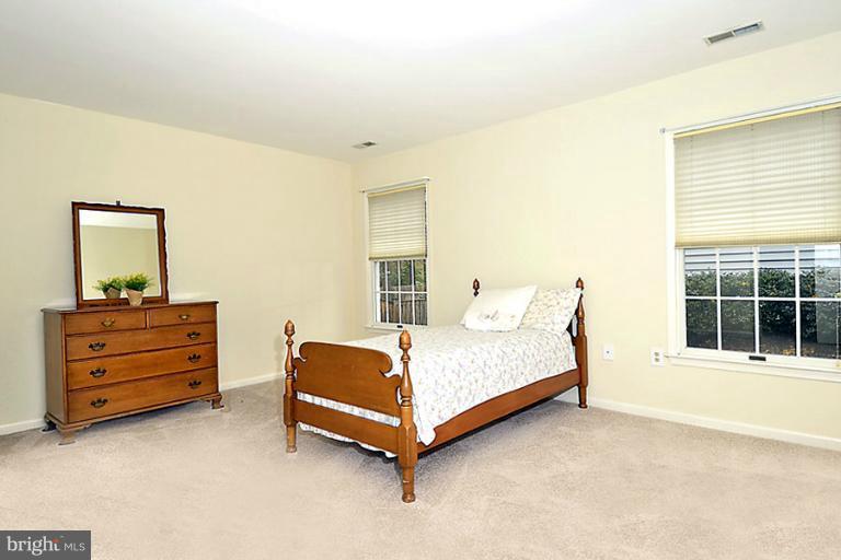 870 Rudder Way Annapolis, MD 21401 - Photo 13 of 30 Generous Master Bedroom