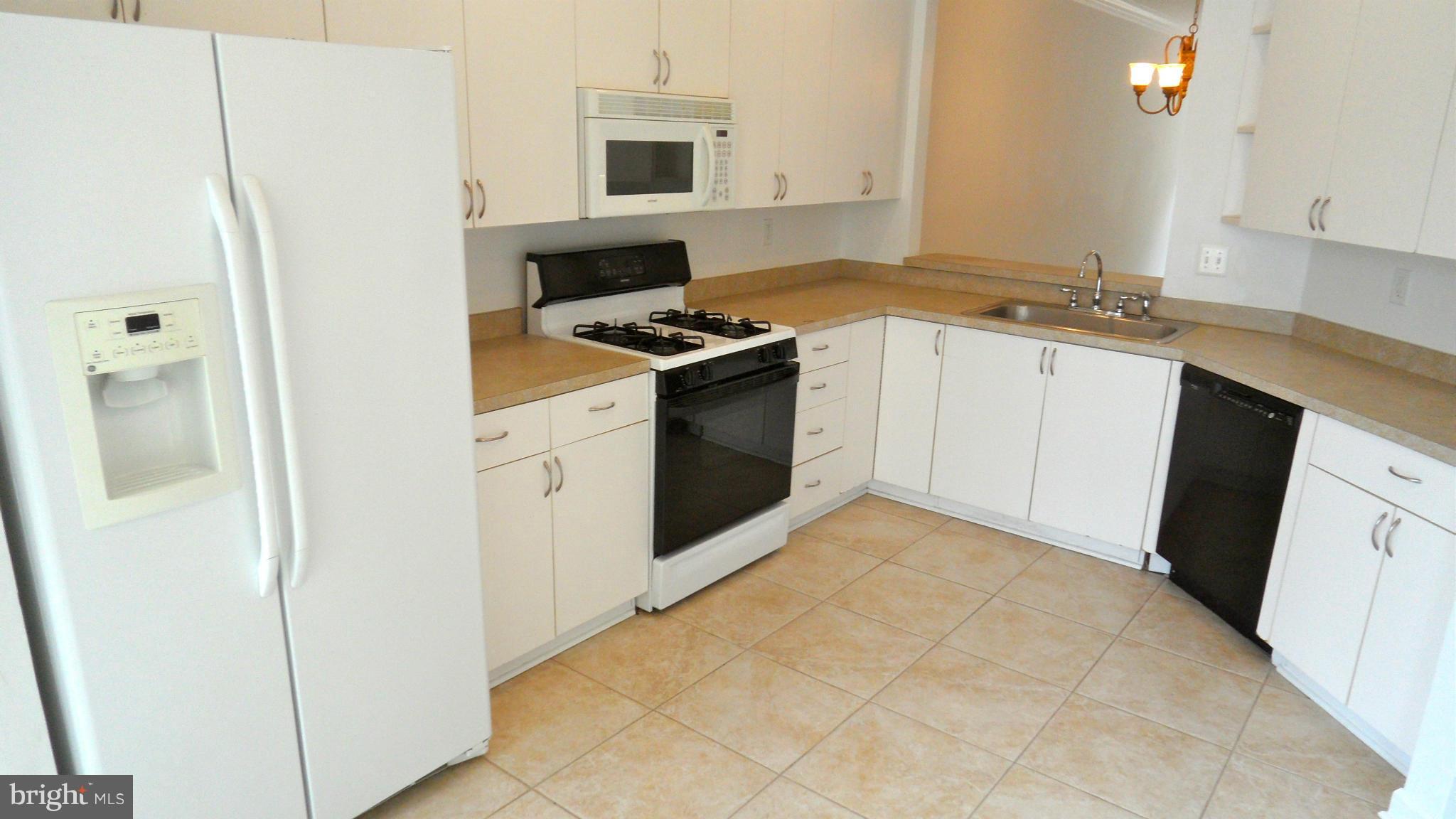 33 Stablemere Court Baltimore, MD 21209 - Photo 2 of 26 Kitchen