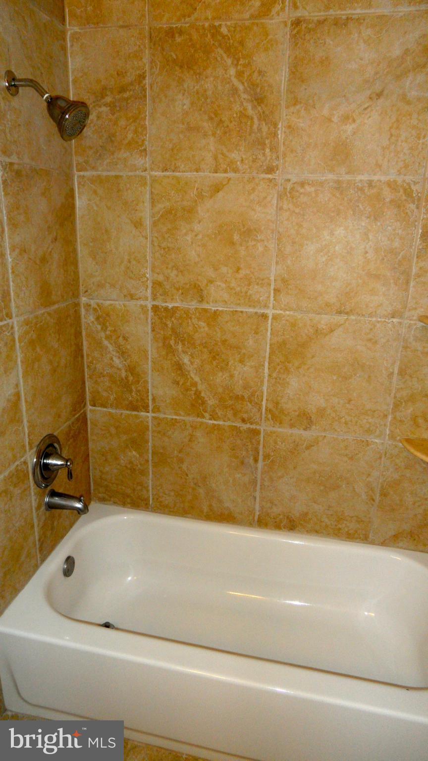 33 Stablemere Court Baltimore, MD 21209 - Photo 22 of 26 Bath