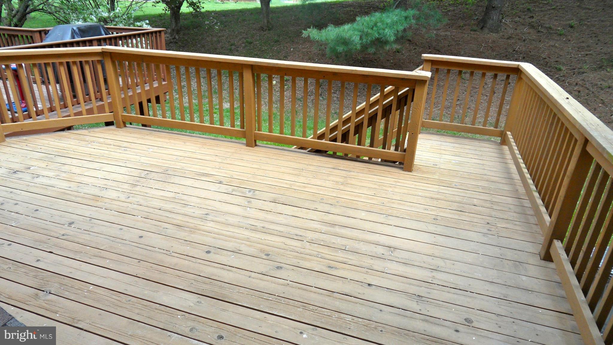 33 Stablemere Court Baltimore, MD 21209 - Photo 24 of 26 Large Deck w/Steps to Ground
