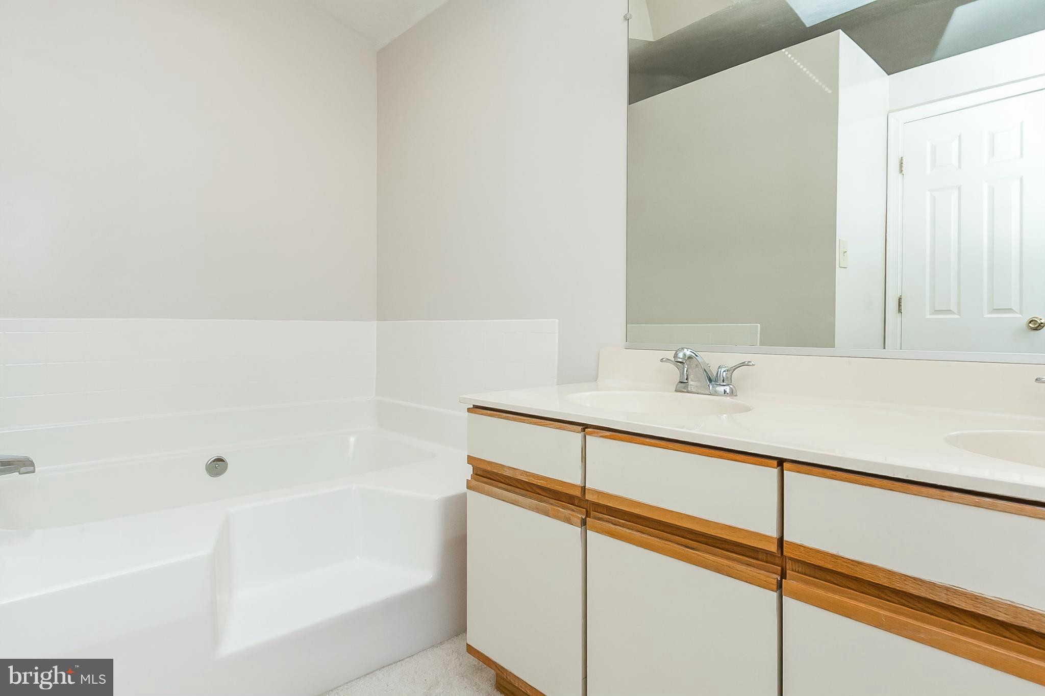 3049 Memory Lane Silver Spring, MD 20904 - Photo 19 of 30 Bath (Master)