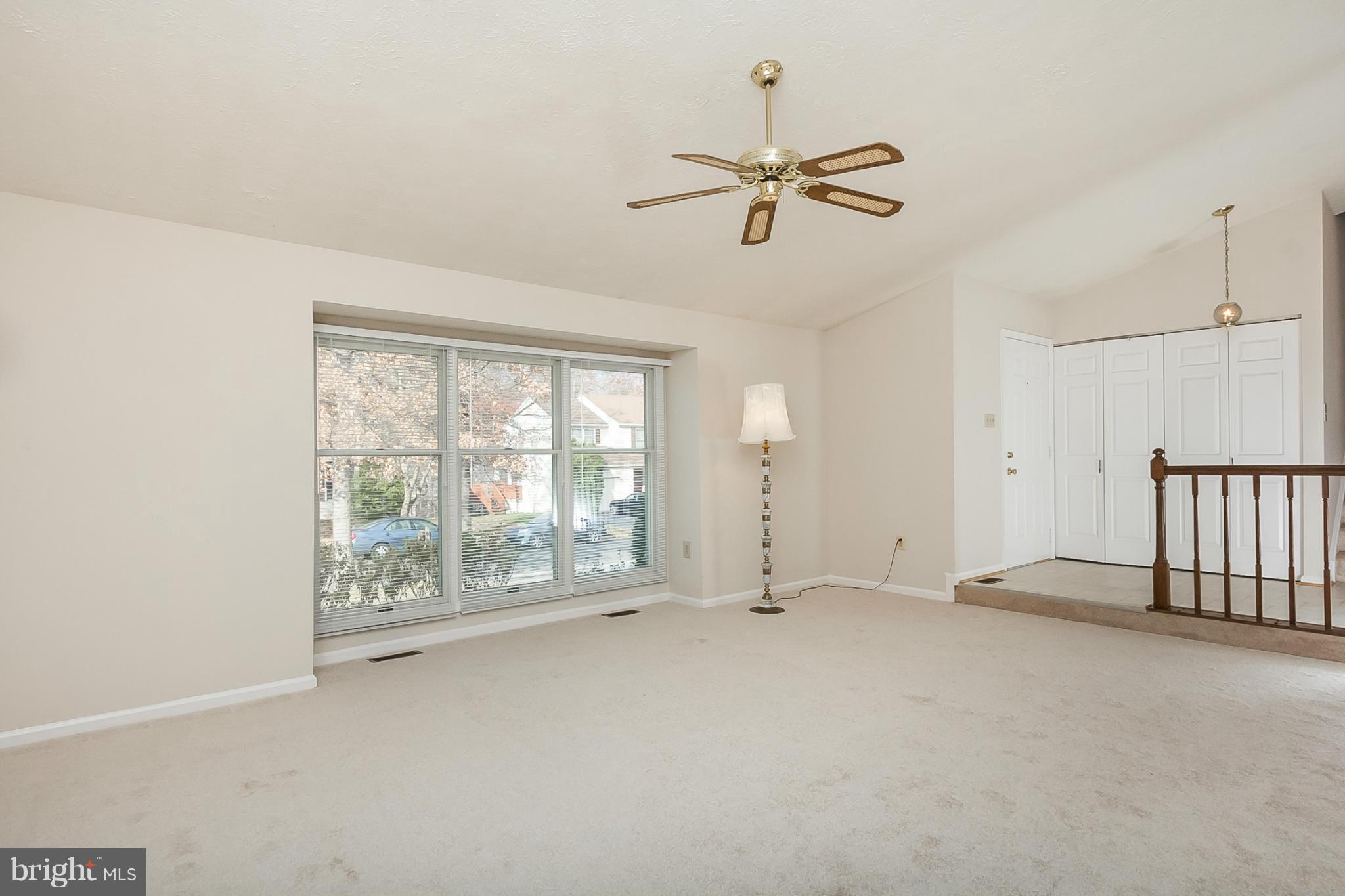 3049 Memory Lane Silver Spring, MD 20904 - Photo 6 of 30 Living Room