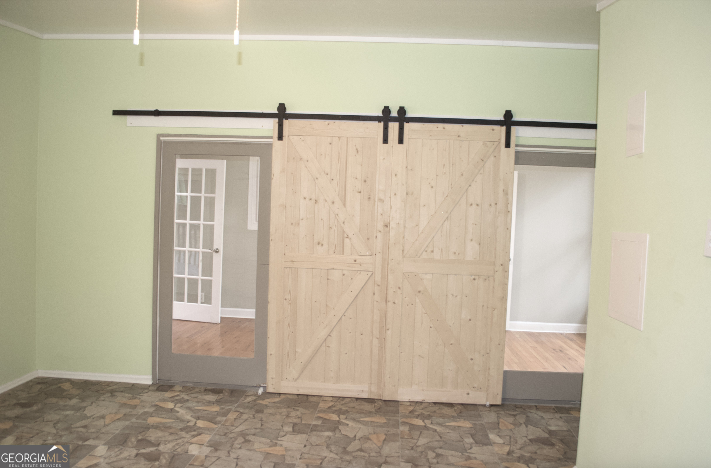 1206 Jasmine Road Dublin, GA 31021 - Photo 20 of 33 a view of a small space