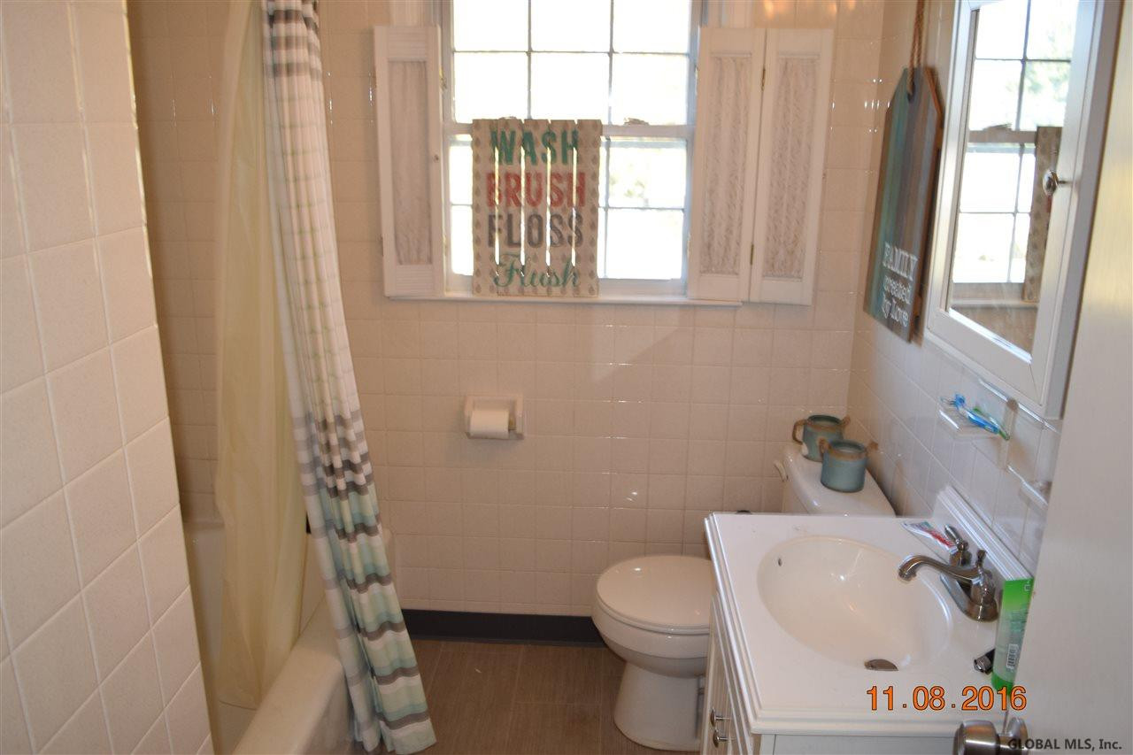 27 Latham Ridge Road Colonie, NY 12110 - Photo 12 of 24 Photo 12