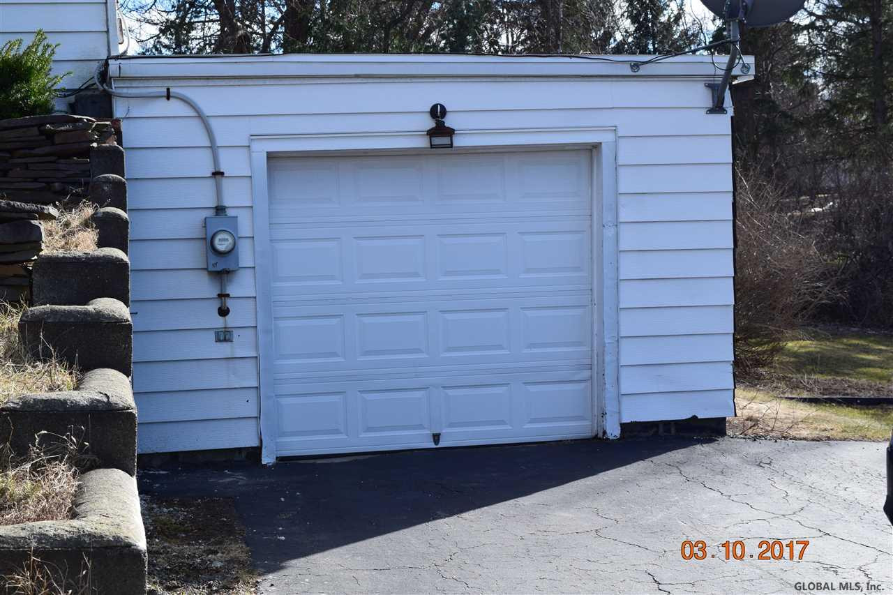 27 Latham Ridge Road Colonie, NY 12110 - Photo 2 of 24 Photo 2