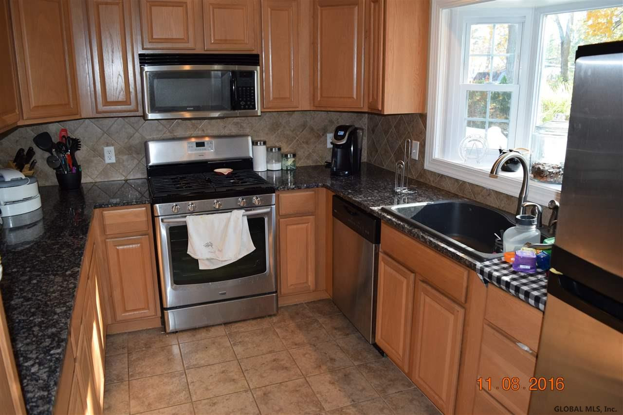 27 Latham Ridge Road Colonie, NY 12110 - Photo 4 of 24 Photo 4