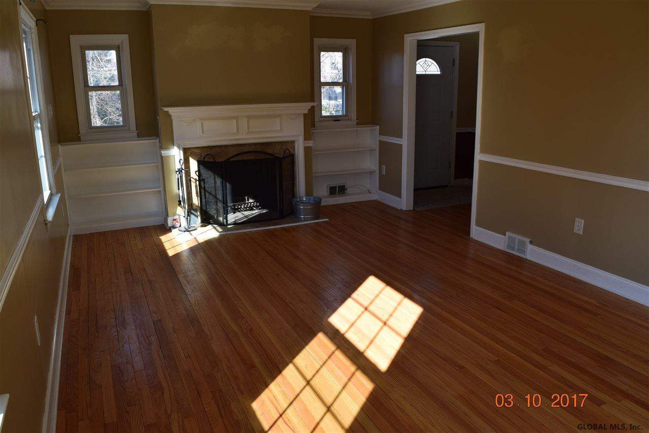 27 Latham Ridge Road Colonie, NY 12110 - Photo 6 of 24 Photo 6