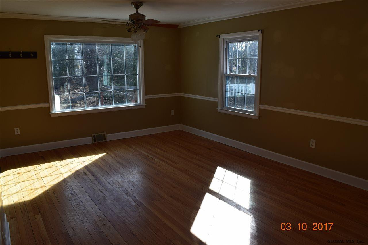 27 Latham Ridge Road Colonie, NY 12110 - Photo 8 of 24 Photo 8