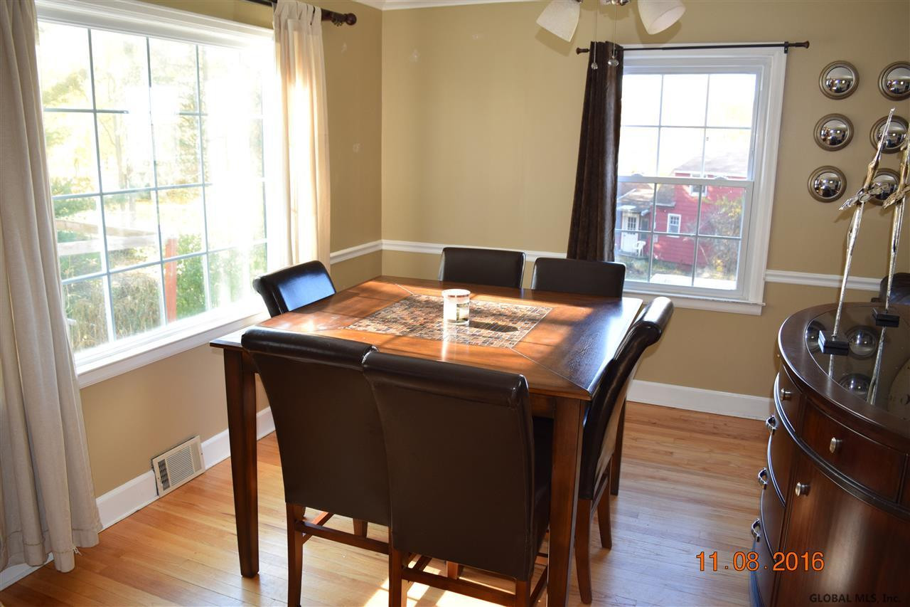 27 Latham Ridge Road Colonie, NY 12110 - Photo 10 of 24 Photo 10