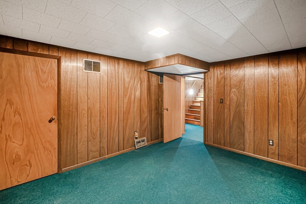 78 Scarsdale Road Springfield, MA 01129 - Photo 19 of 24 an empty room with closet area