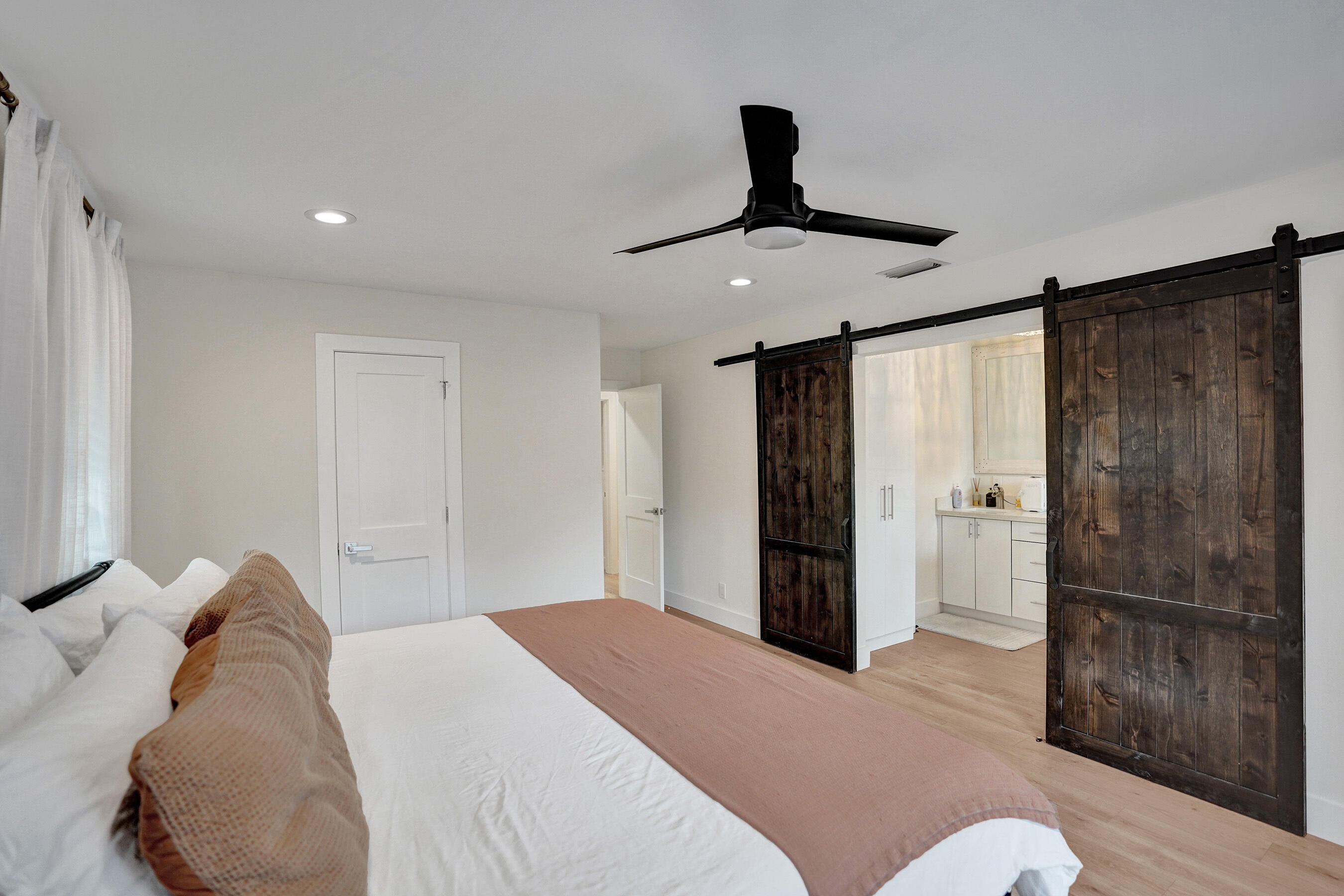 3268 Sapphire Road Lake Worth, FL 33462 - Photo 18 of 52 18