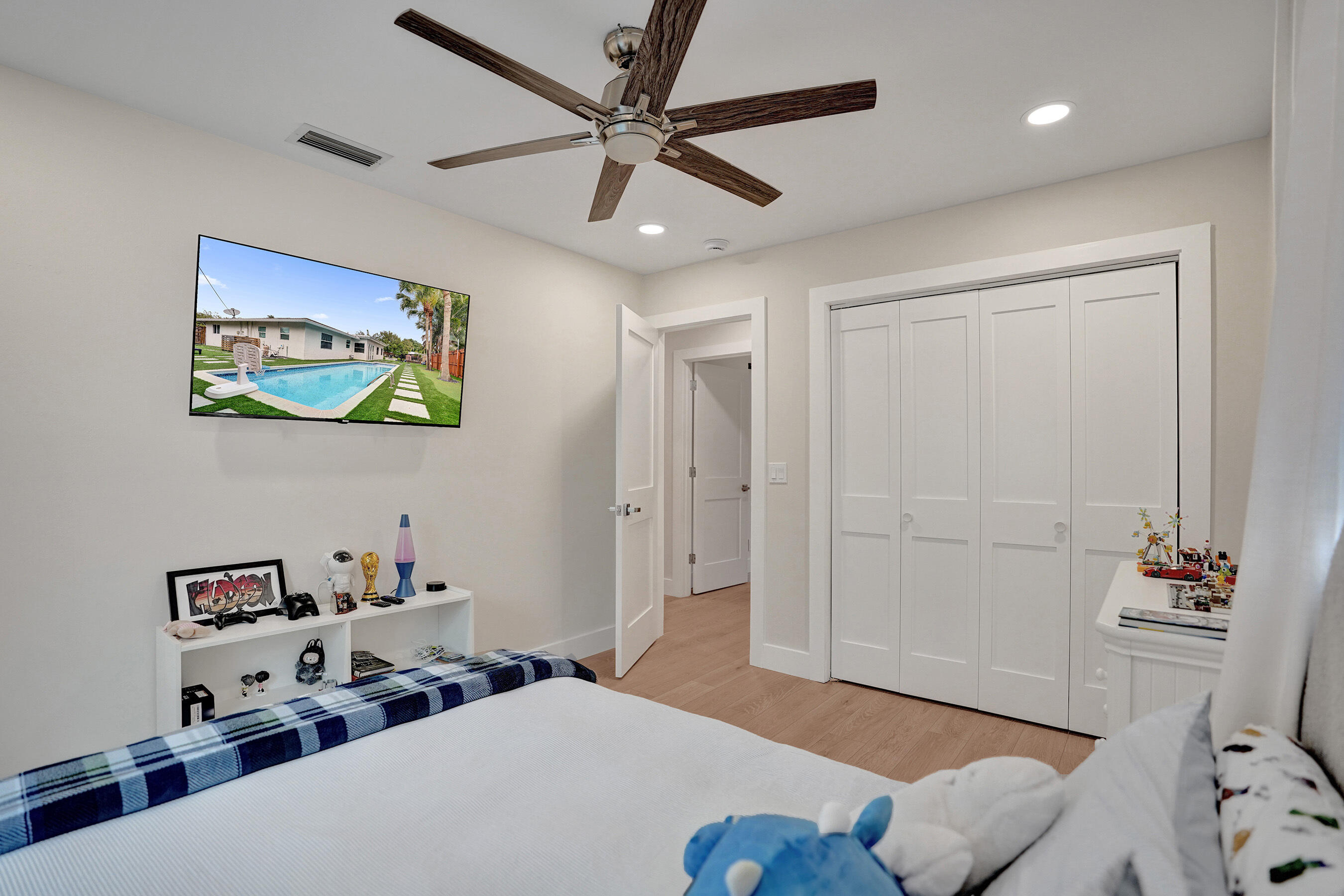 3268 Sapphire Road Lake Worth, FL 33462 - Photo 30 of 52 30