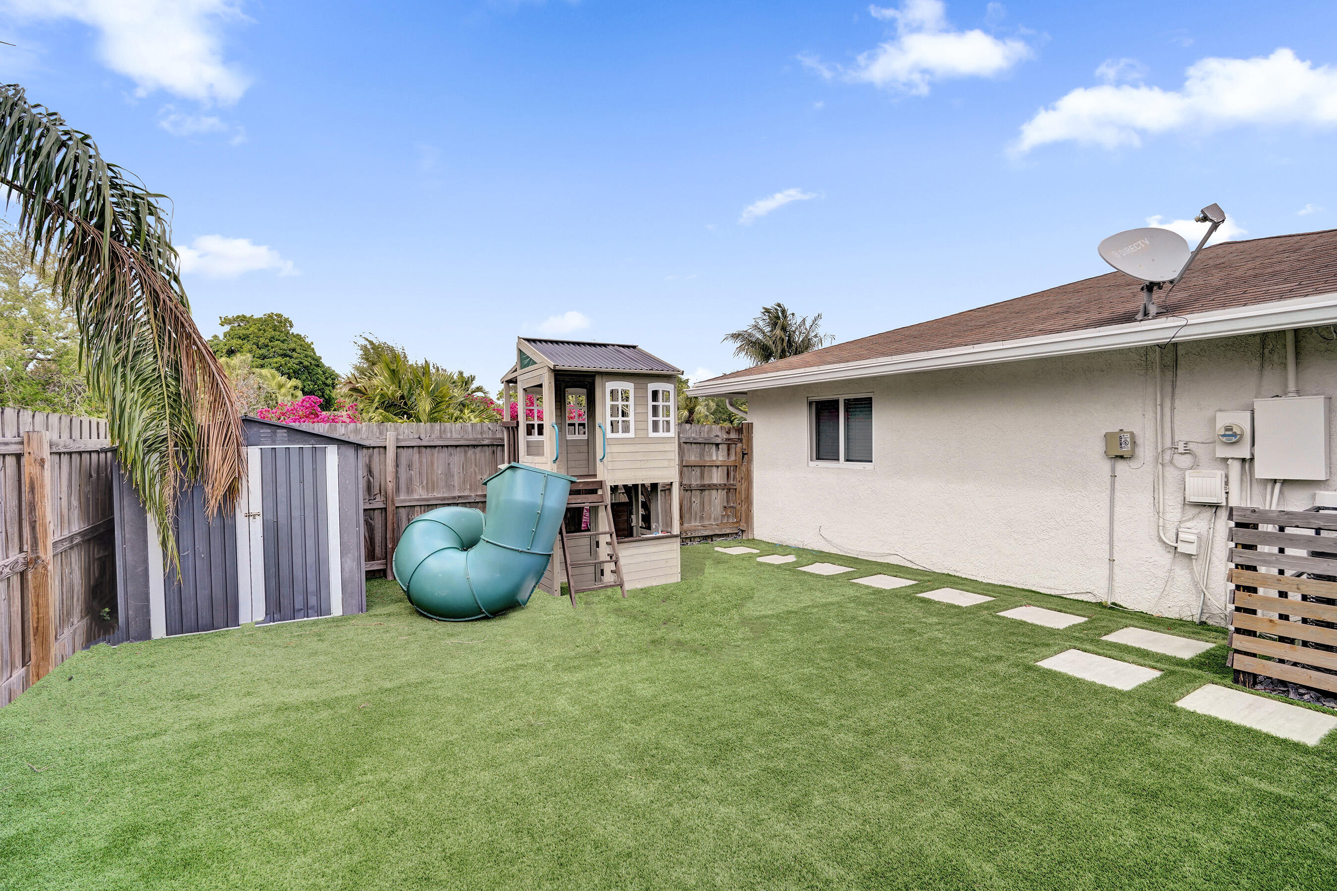 3268 Sapphire Road Lake Worth, FL 33462 - Photo 34 of 52 34