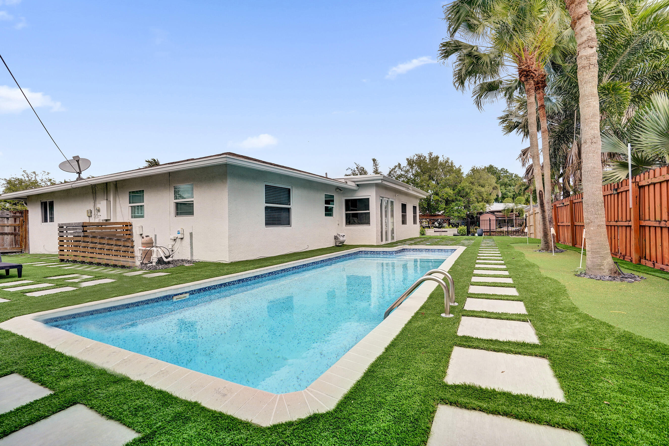 3268 Sapphire Road Lake Worth, FL 33462 - Photo 35 of 52 35