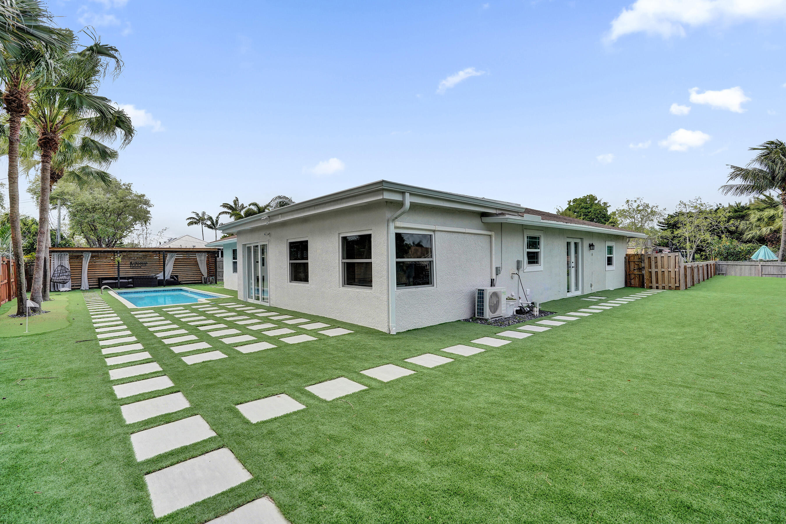 3268 Sapphire Road Lake Worth, FL 33462 - Photo 37 of 52 37