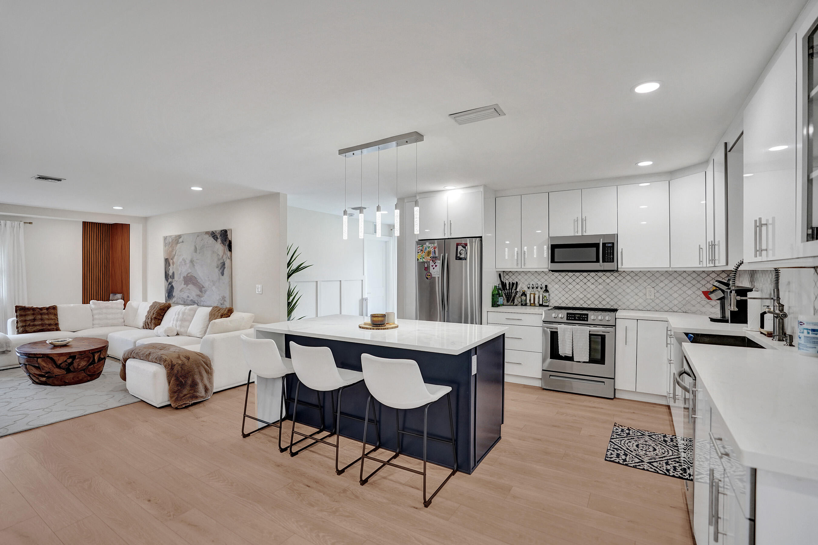 3268 Sapphire Road Lake Worth, FL 33462 - Photo 7 of 52 7