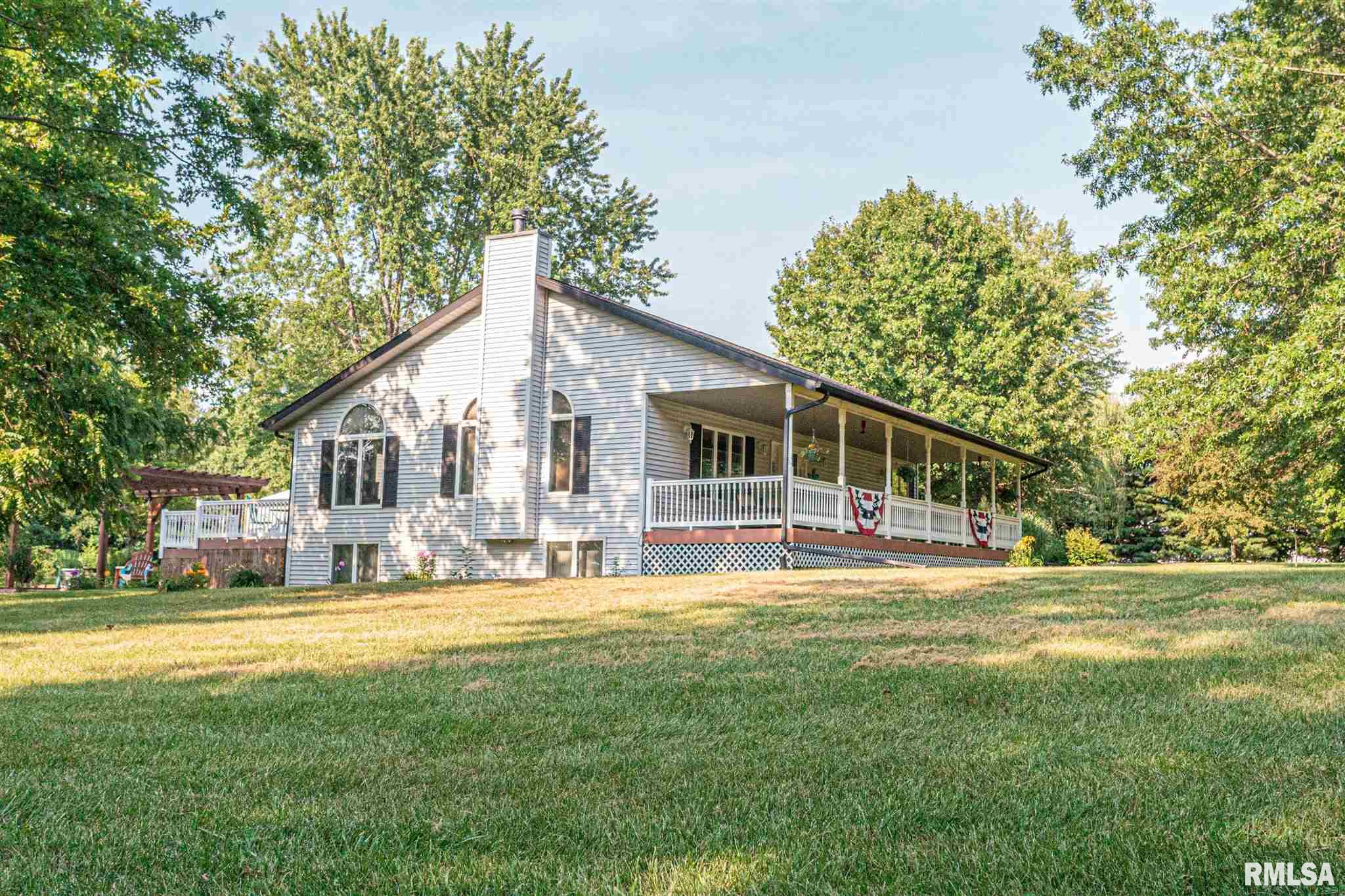 17116 Red Shale Hill Road Pekin, IL 61554 - Photo 3 of 12