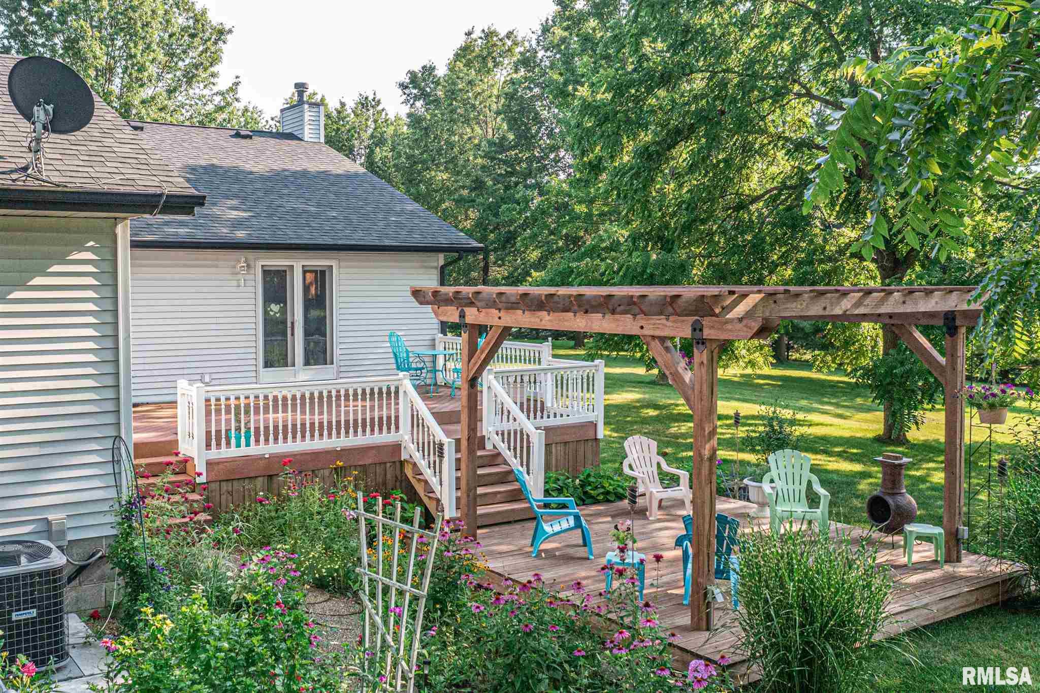 17116 Red Shale Hill Road Pekin, IL 61554 - Photo 6 of 12