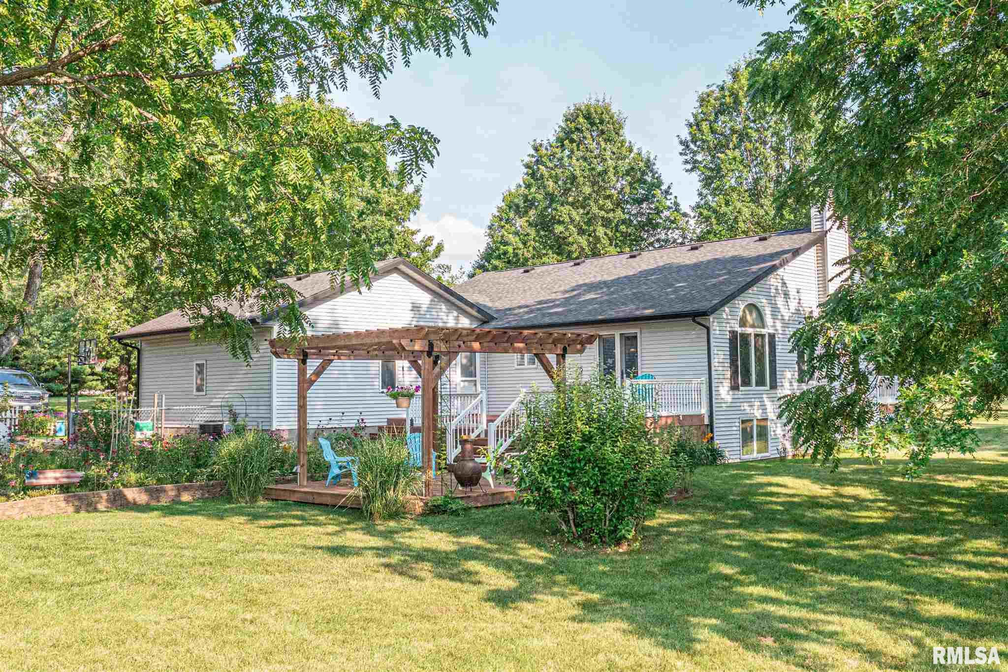 17116 Red Shale Hill Road Pekin, IL 61554 - Photo 7 of 12