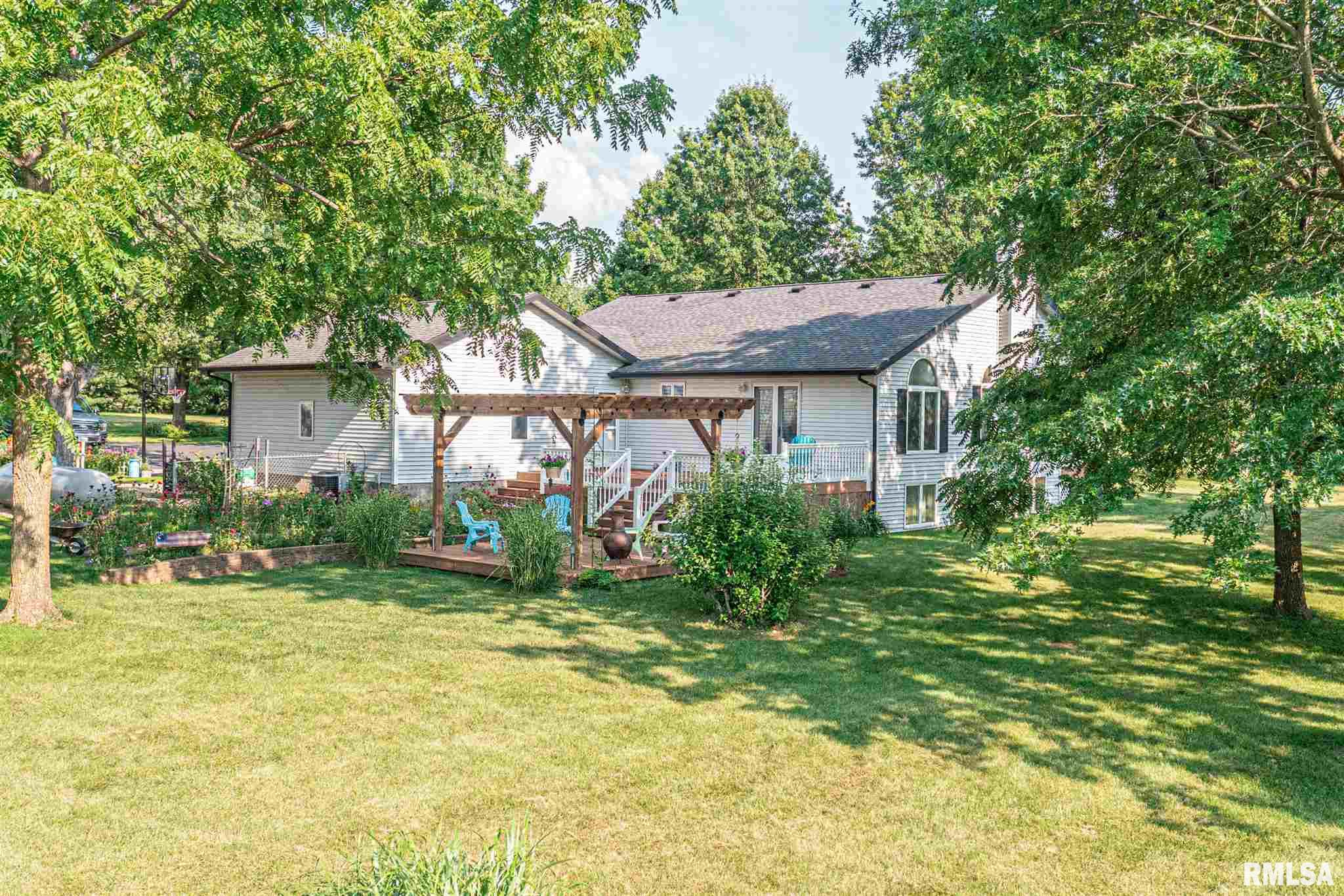 17116 Red Shale Hill Road Pekin, IL 61554 - Photo 8 of 12