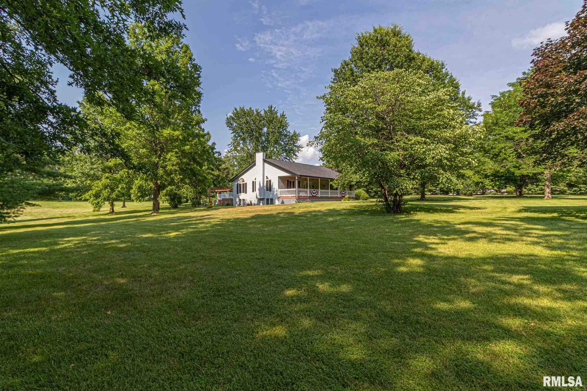 17116 Red Shale Hill Road Pekin, IL 61554 - Photo 9 of 12