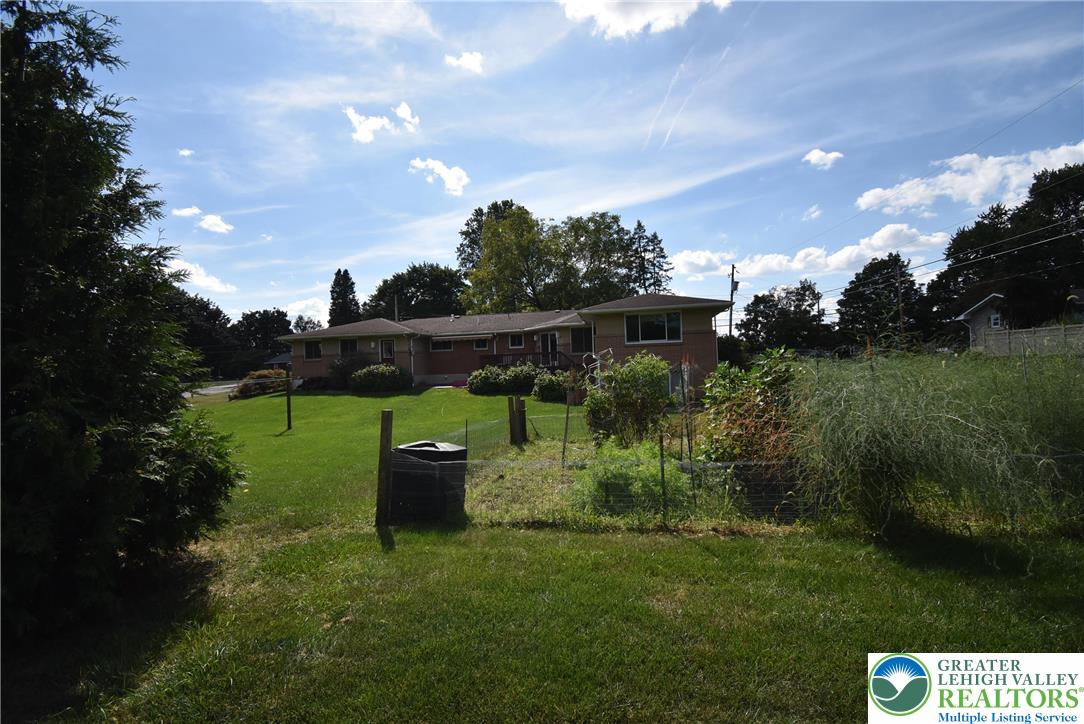 3760 Jacksonville Road Bethlehem, PA 18017 - Photo 57 of 76 Large Garden