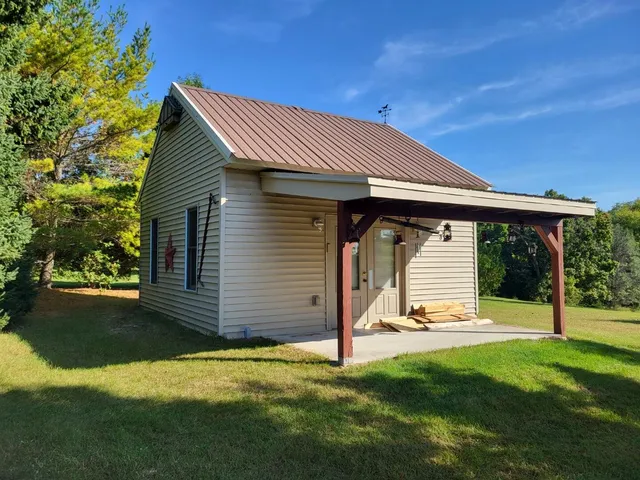 $419,500 | 9396 Boltonville Road, Farmington, WI 53040