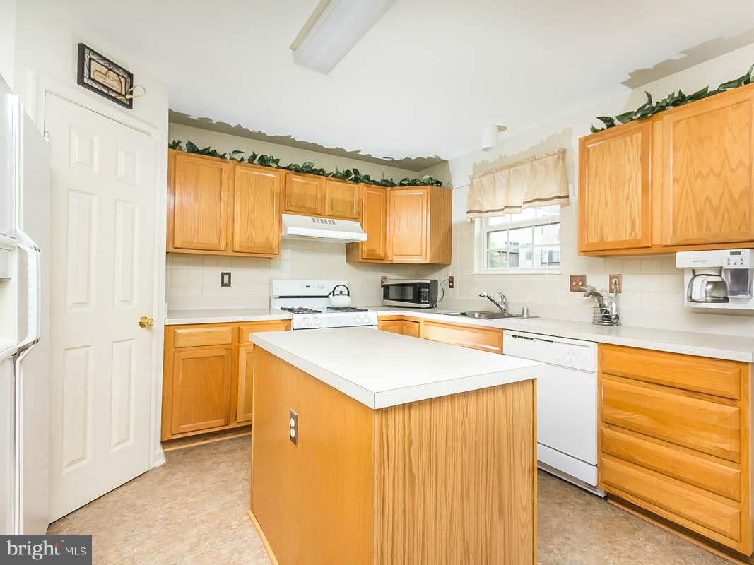 11100 Baskerville Road Reisterstown, MD 21136 - Photo 8 of 30 Kitchen