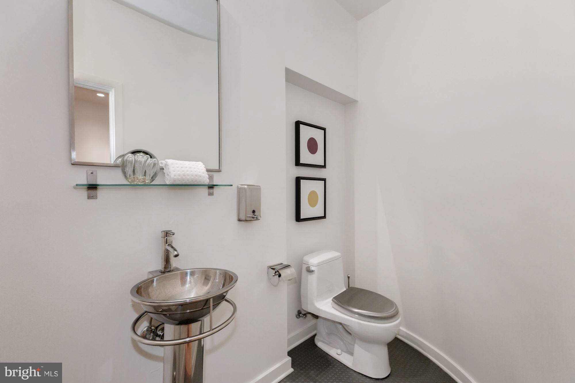 3541 S Street Northwest Washington, DC 20007 - Photo 9 of 29 Bath