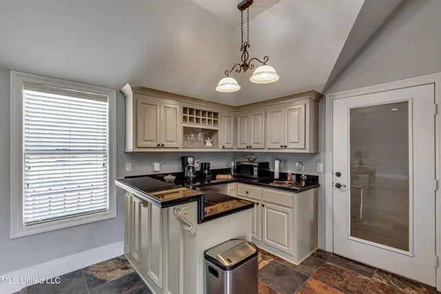 $640,000 | 132 Woodlands Glen Circle, Brandon, MS 39047