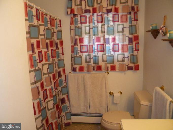 1830 Cedar Road Pasadena, MD 21122 - Photo 5 of 28 Large Bathroom with tub and shower!