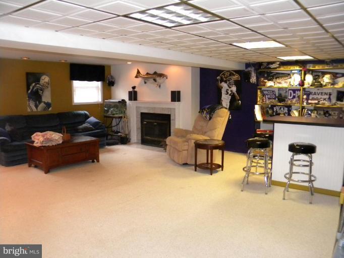 1830 Cedar Road Pasadena, MD 21122 - Photo 9 of 28 Ravens Bar!