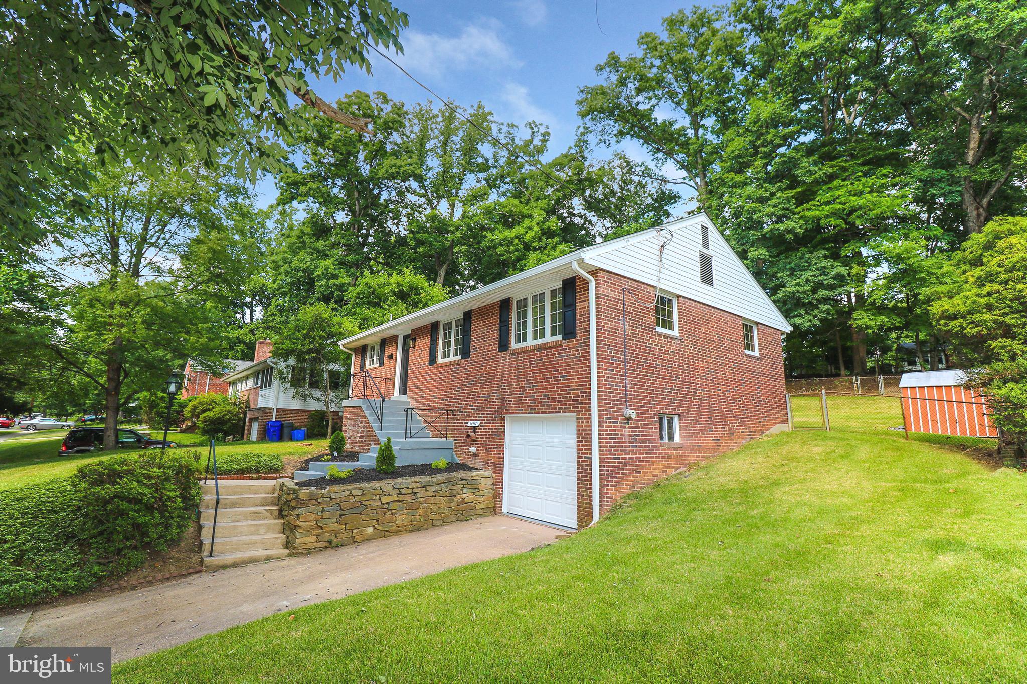 10413 Royal Road Silver Spring, MD 20903 - Photo 2 of 36 Opposite side of the front yard