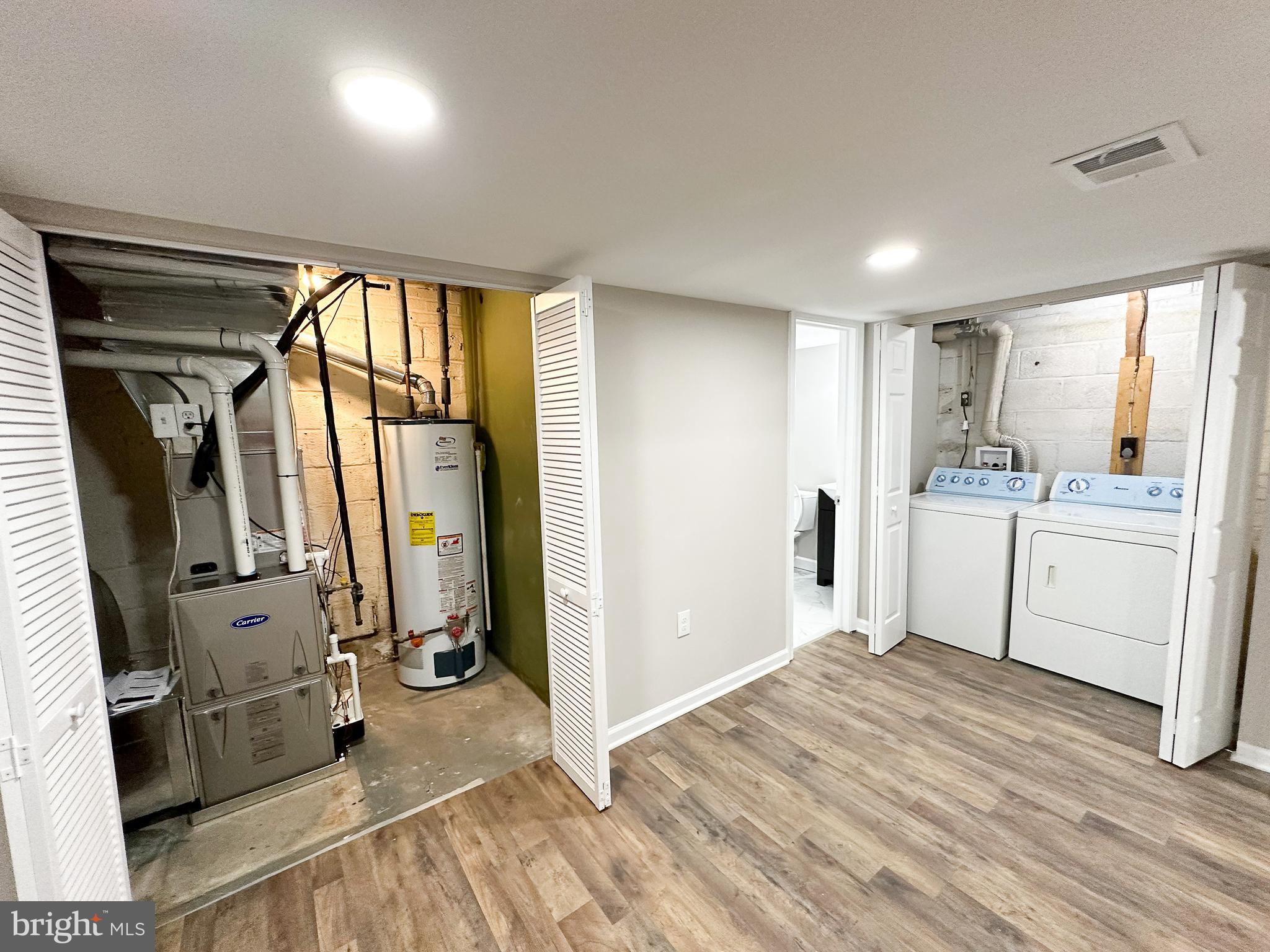 10413 Royal Road Silver Spring, MD 20903 - Photo 25 of 36 Laundry, Utility room and Full Bath
