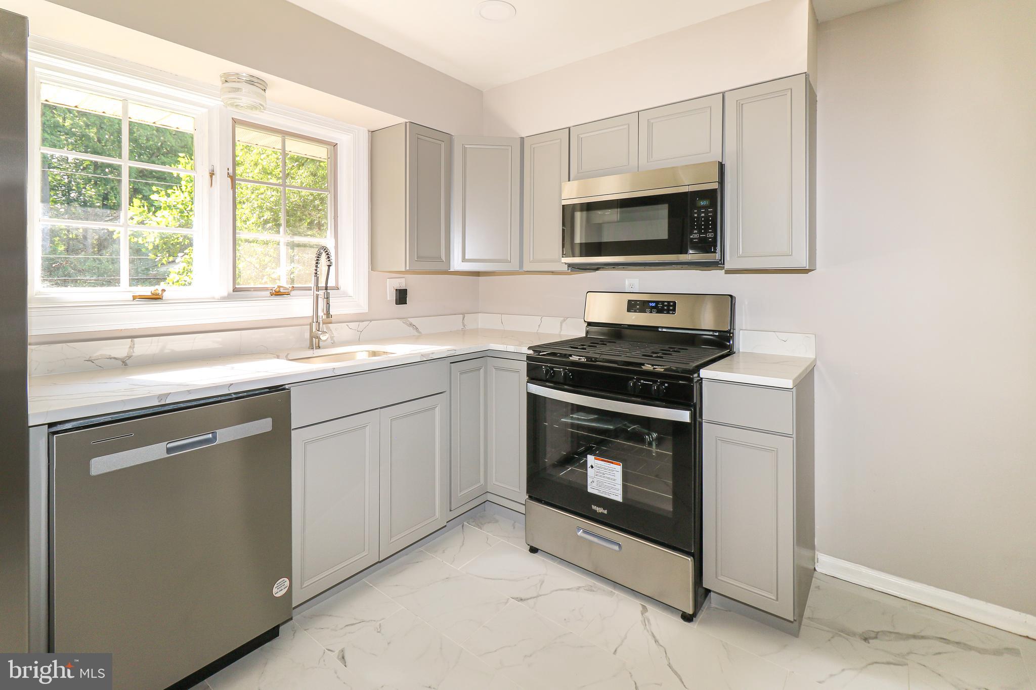 10413 Royal Road Silver Spring, MD 20903 - Photo 4 of 36 Completely Updated with New SS Appliances