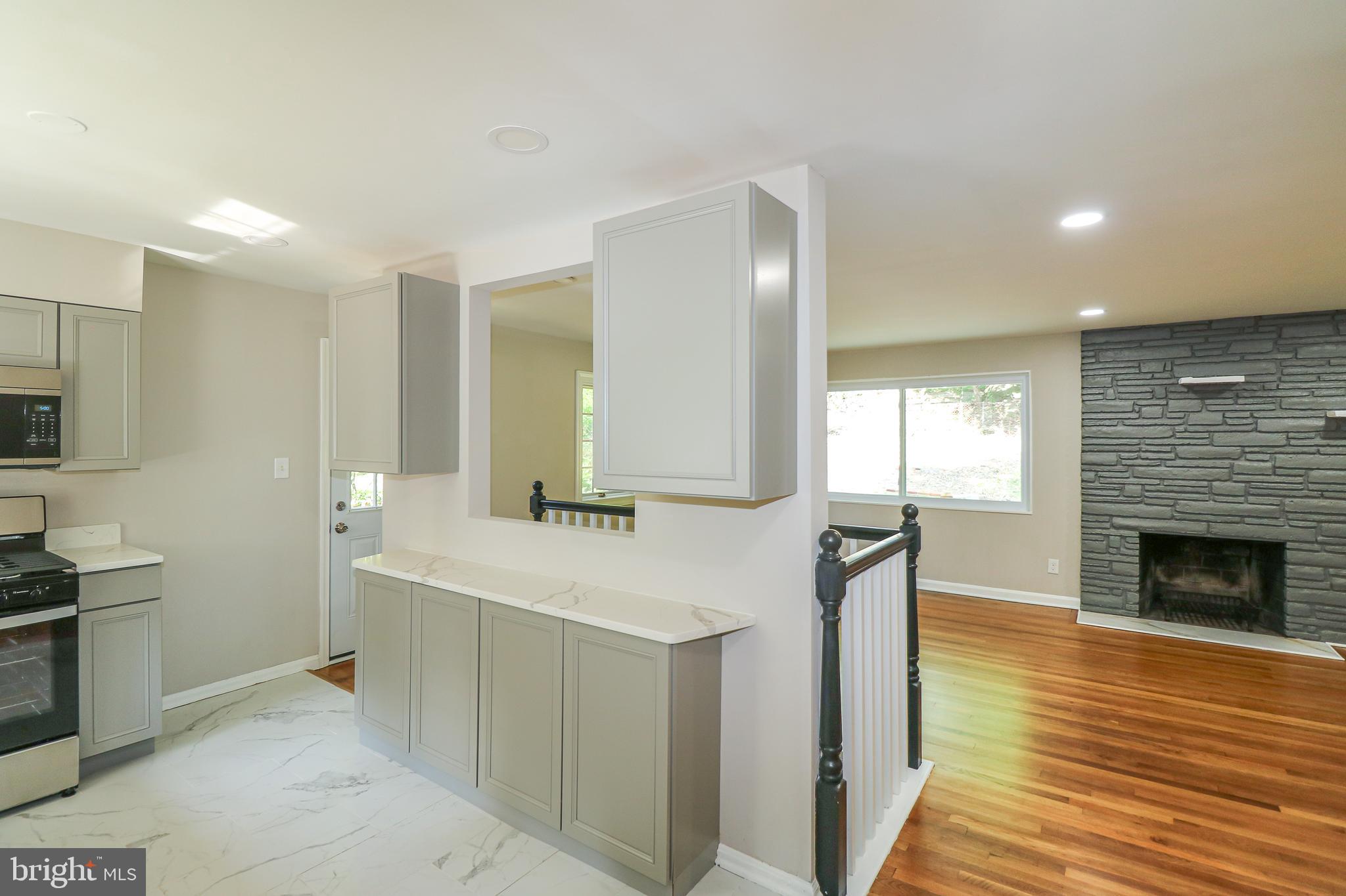 10413 Royal Road Silver Spring, MD 20903 - Photo 5 of 36 View into the Living room