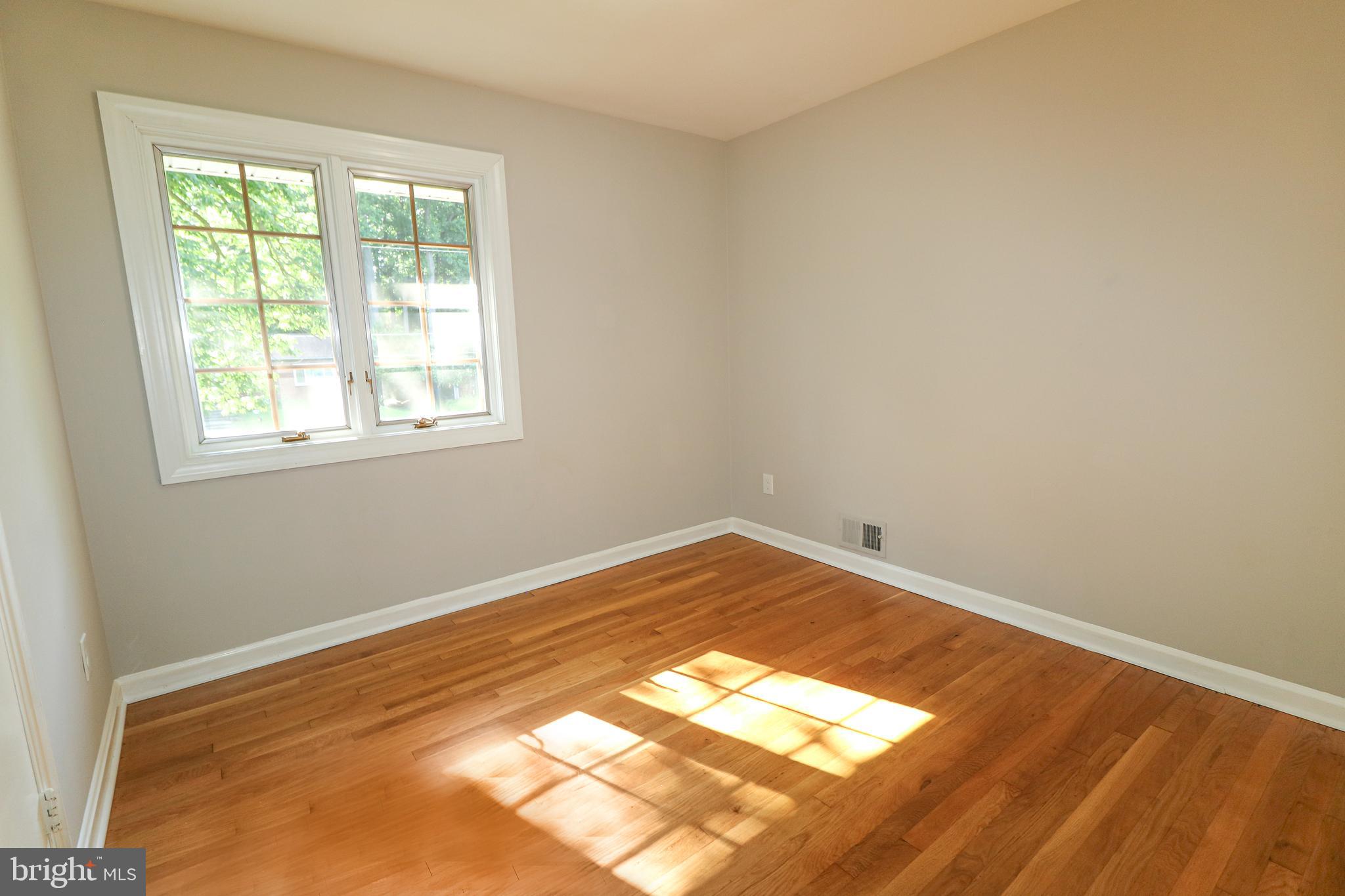 10413 Royal Road Silver Spring, MD 20903 - Photo 10 of 36 Upstairs 1st bedroom