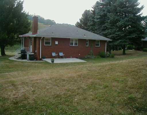 276 McClane Farm Road Washington, PA 15301 - Photo 7 of 8 Patio/Deck.