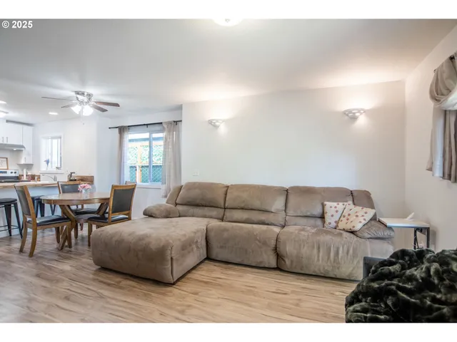 $450,000 | 9809 North Exeter Avenue, Portland, OR 97203