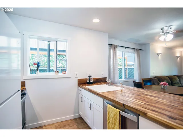 $450,000 | 9809 North Exeter Avenue, Portland, OR 97203