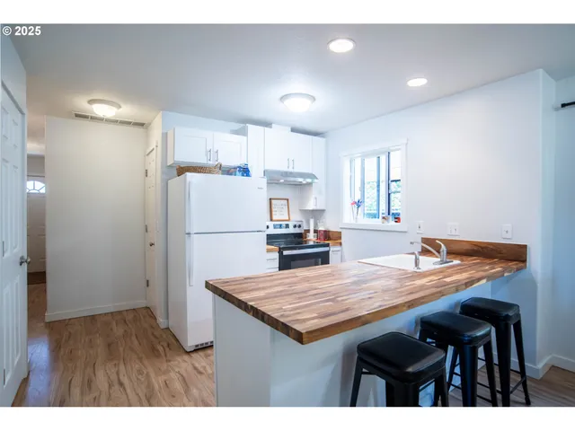 $450,000 | 9809 North Exeter Avenue, Portland, OR 97203