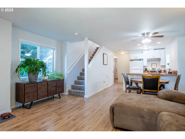 $450,000 | 9809 North Exeter Avenue, Portland, OR 97203