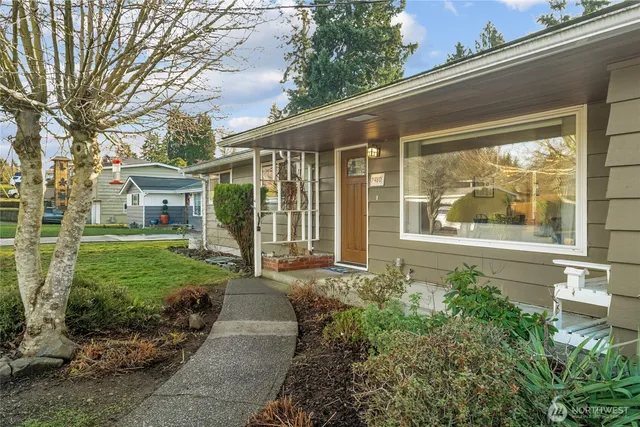 $475,000 | 7410 22nd Street West, Tacoma, WA 98466