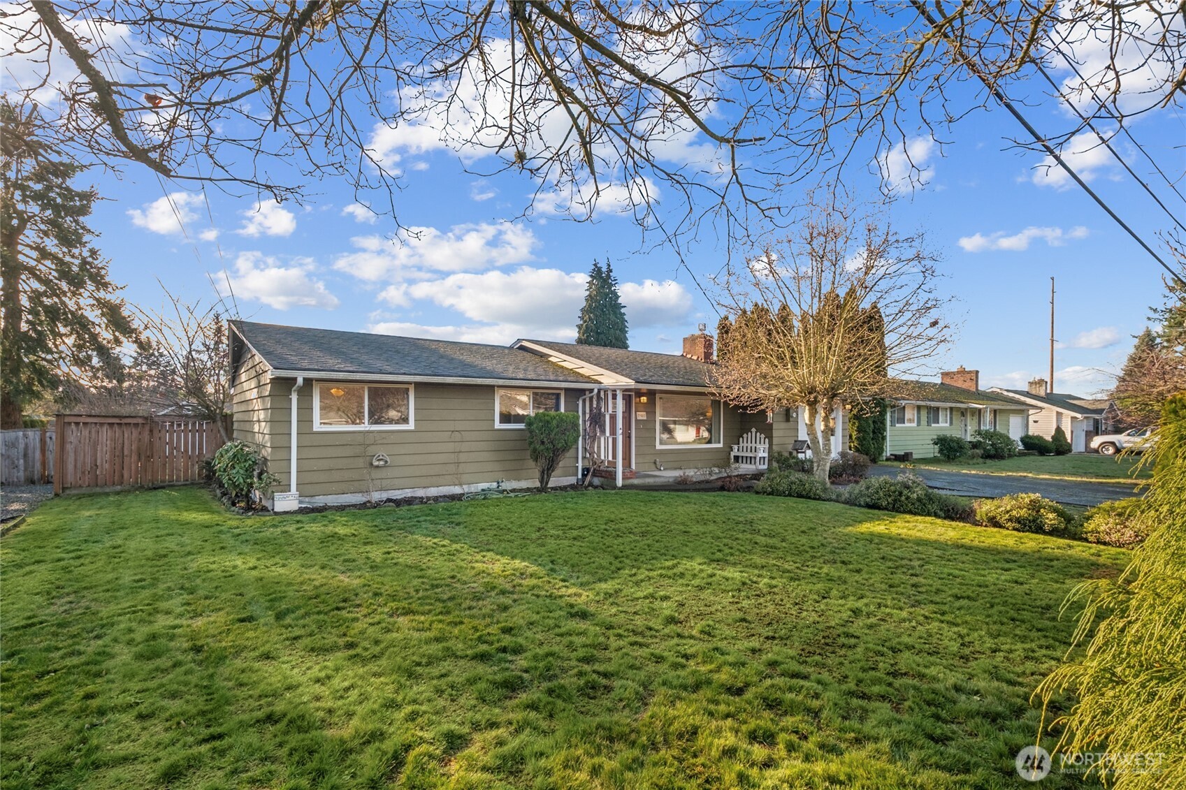 7410 22nd Street West Tacoma, WA 98466 - Photo 3 of 26