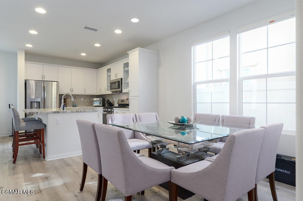243 Stonegate Road Camarillo, CA 93010 - Photo 12 of 40