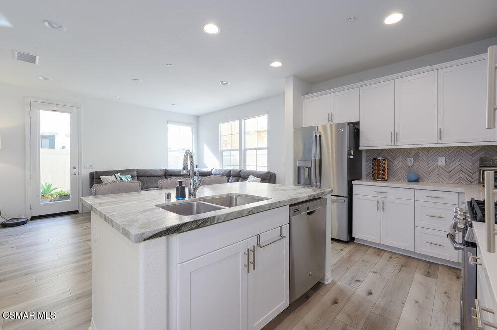 243 Stonegate Road Camarillo, CA 93010 - Photo 6 of 40