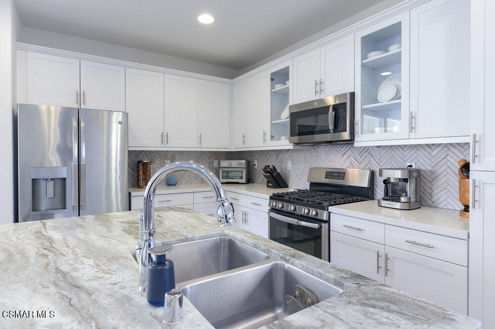 243 Stonegate Road Camarillo, CA 93010 - Photo 7 of 40