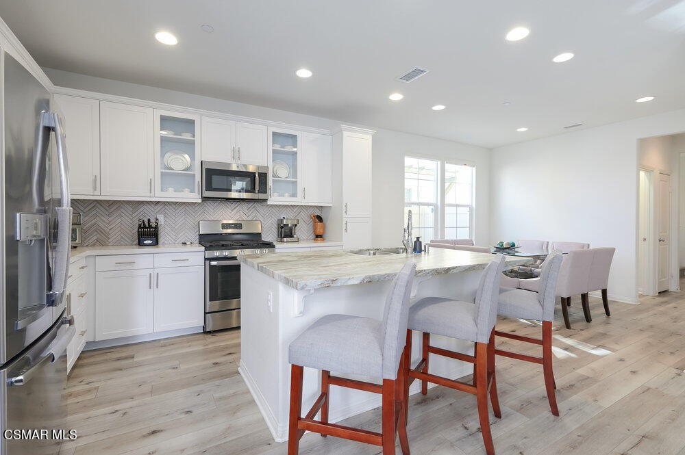 243 Stonegate Road Camarillo, CA 93010 - Photo 9 of 40