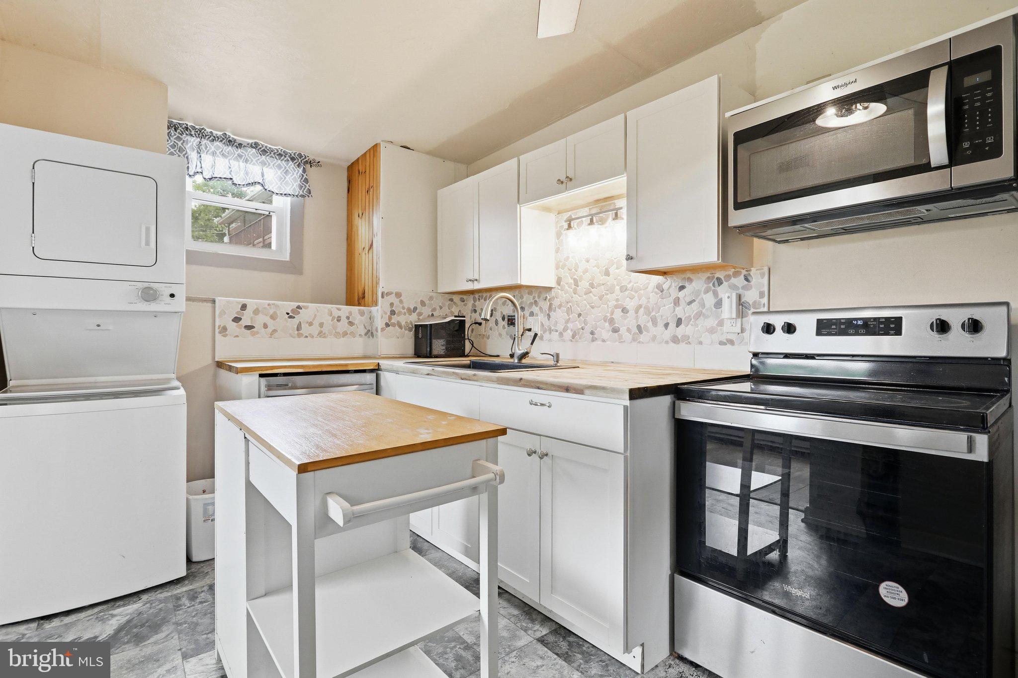 12527 Rockdale Road Clear Spring, MD 21722 - Photo 8 of 25 Kitchen